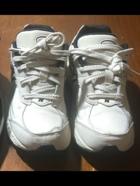 New Balance White and Black Kids Sneakers - Classic Lace-Up Trainers